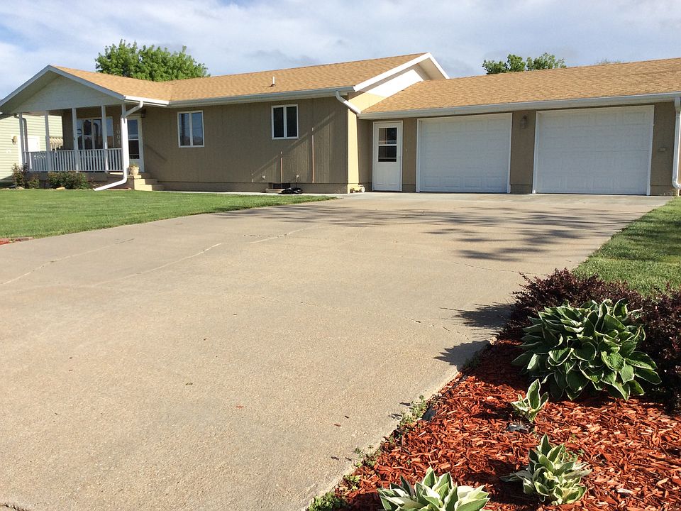 1st image of 1004 Fairway Dr