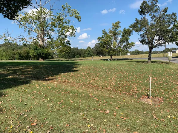 1 Maplewood Cir, Murray, KY 42071