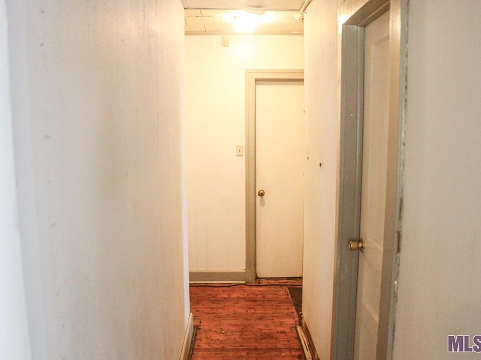 2nd image of 4871 Bank St