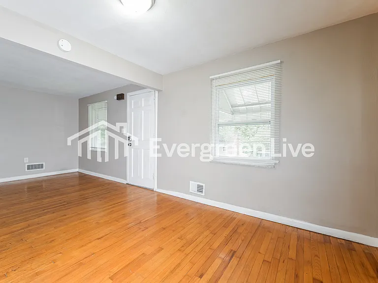2130 Chalfant St — Photo 6