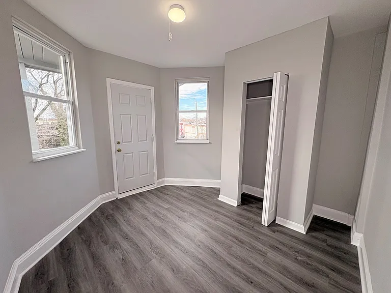235X McCulloh St — Photo 14