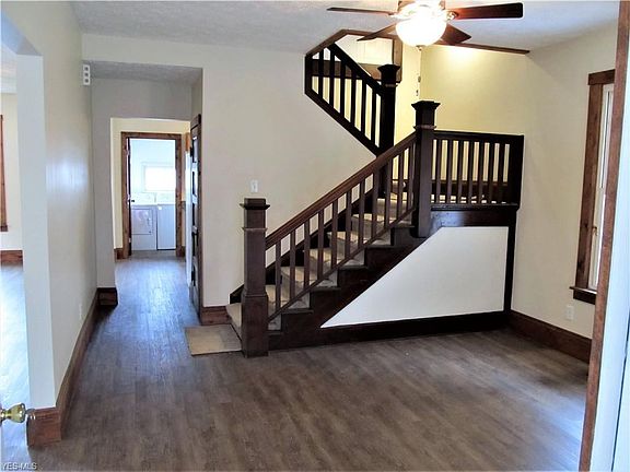 2nd image of 518 Jameson St