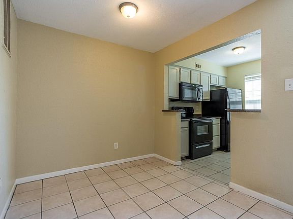 3rd image of 1625 Grigsby Ave APT 204