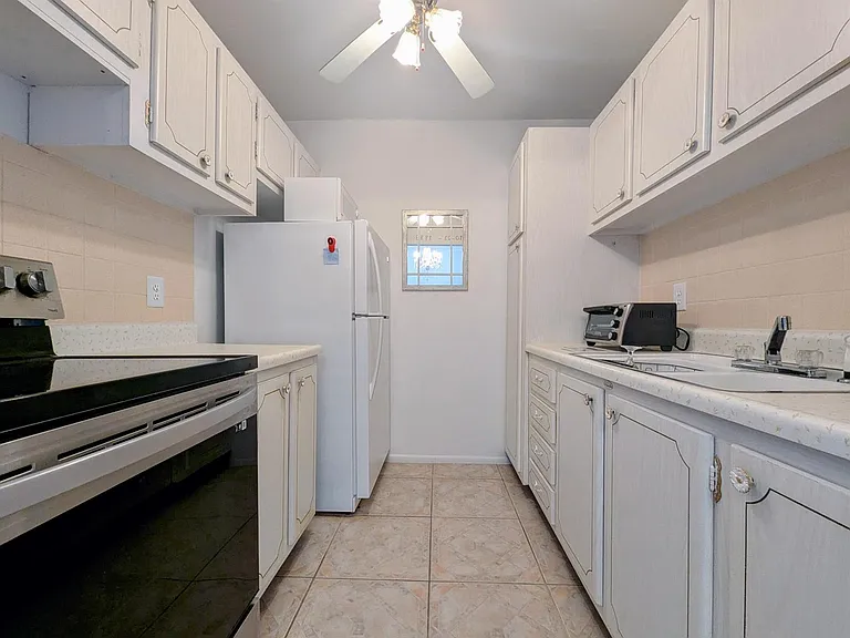 131 Doolen Ct #303 — Photo 6