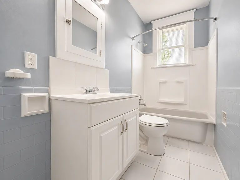 1801 Roanoke Ave — Photo 3