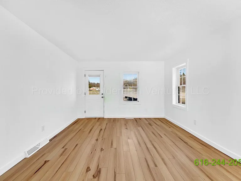 9335 SW Greenville Rd — Photo 9
