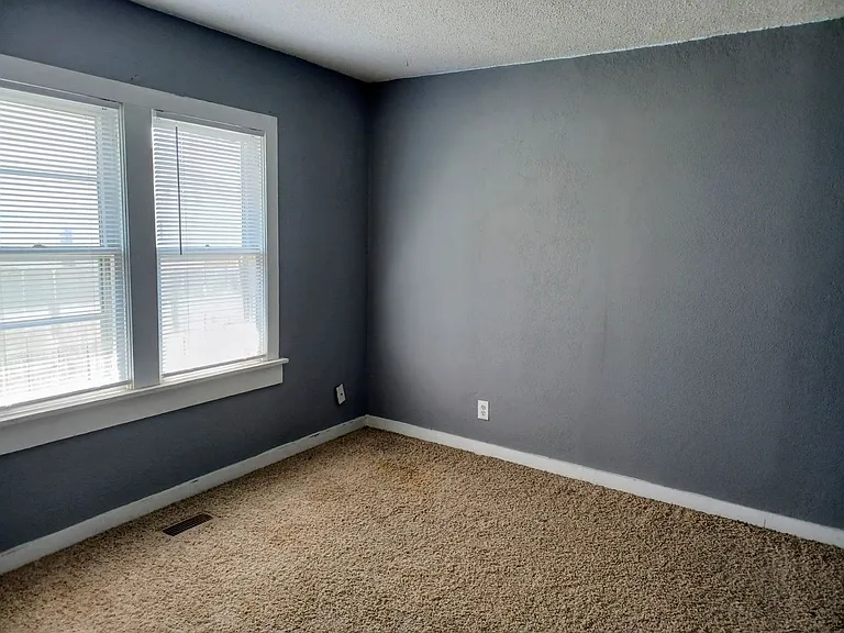 843 S Holyoke St — Photo 13