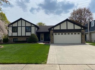 36015 Martin St, Livonia, MI 48154
