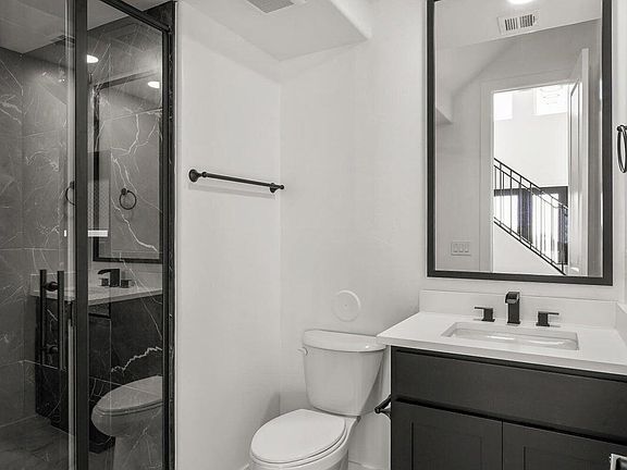 4th image of 701 Poppy Ct