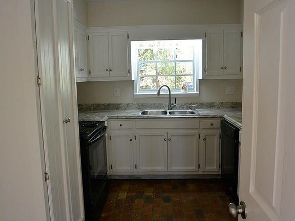 Kitchen, dishwasher, built in microwave, garbage disposal.