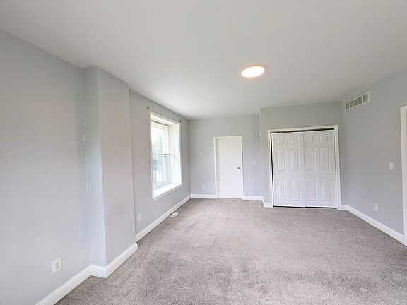 3rd image of 165 W Moreland Ave APT 2