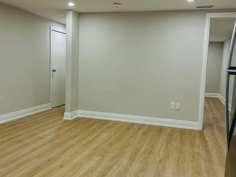 49 Edinburgh Rd #BASEMENT — Photo 9