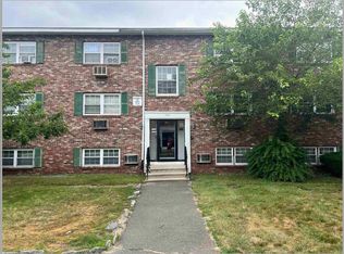 349 Hildreth St APT 21, Lowell, MA 01850