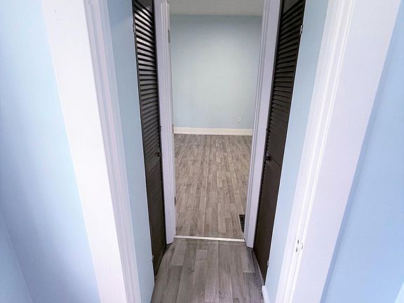 3rd image of 2113 W Washington St #B