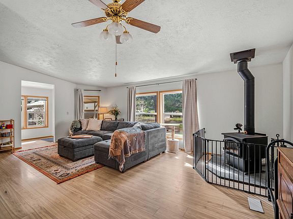 3rd image of 147135 Bills Rd