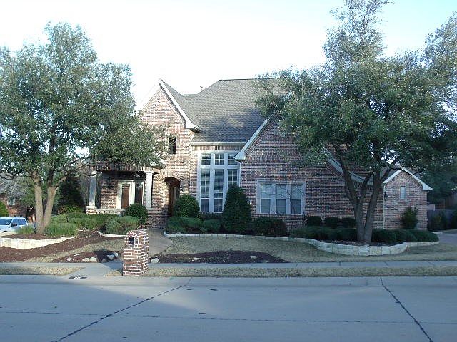 1st image of 801 Waterbury Ct