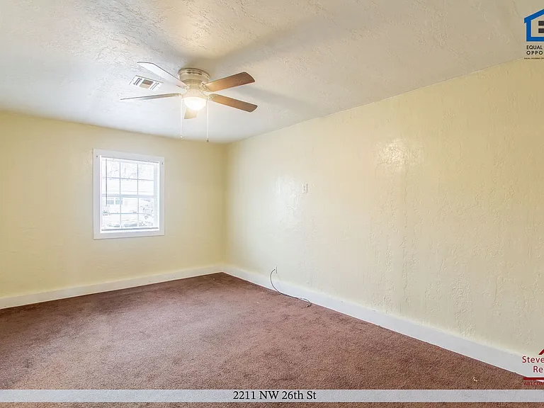 2211 NW 26th St — Photo 35