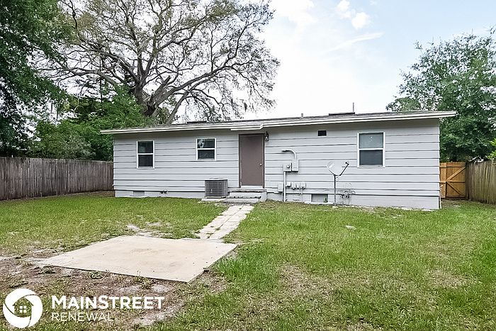 1st image of 1086 Timberlane Trl