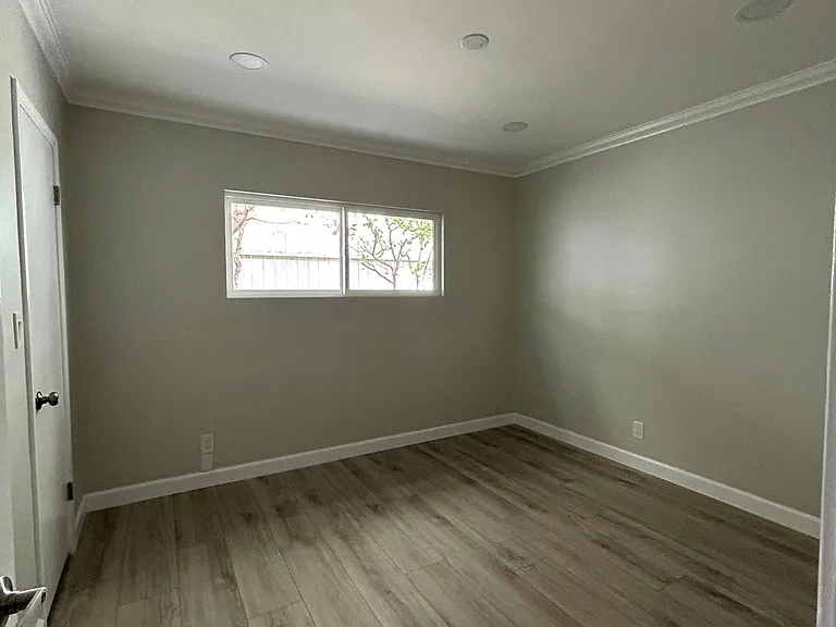 1702 Felton Ln — Photo 3