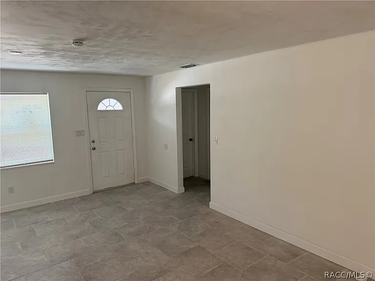 1405 Eden Dr — Photo 3