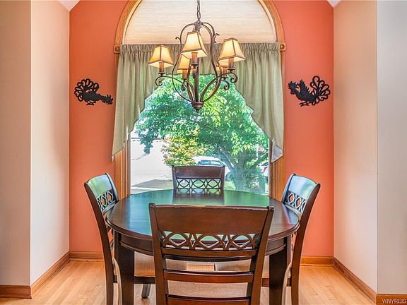 3rd image of 4213 Victorian Dr