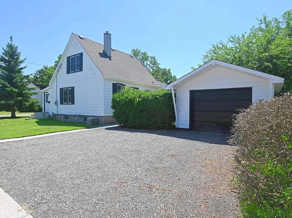 52 Woodworth Ave, Saint Thomas, ON N5P 3J8