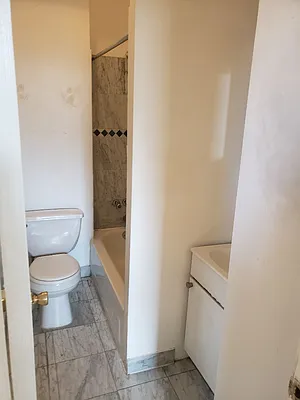 Rented by Skyline Realty LLC II | media 15