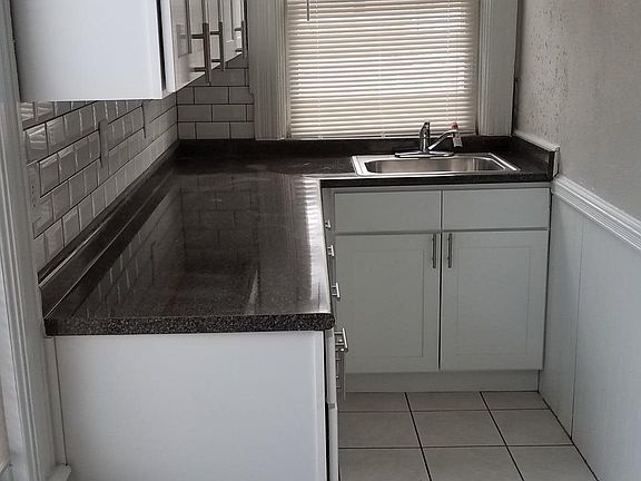 3rd image of 114 Garden St
