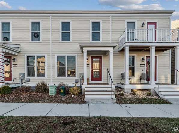 5099 Barter St, Saint Charles, MO 63301