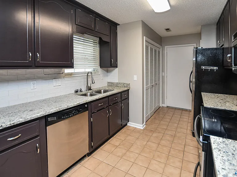 108 Portal Ln — Photo 4