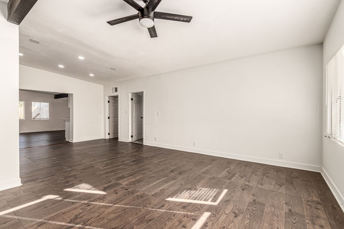 next background image