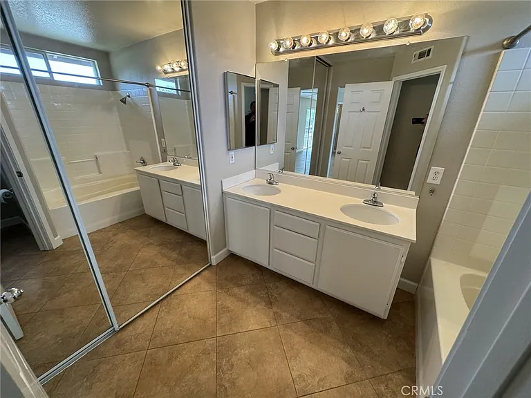 7030 Fontaine Pl — Photo 19