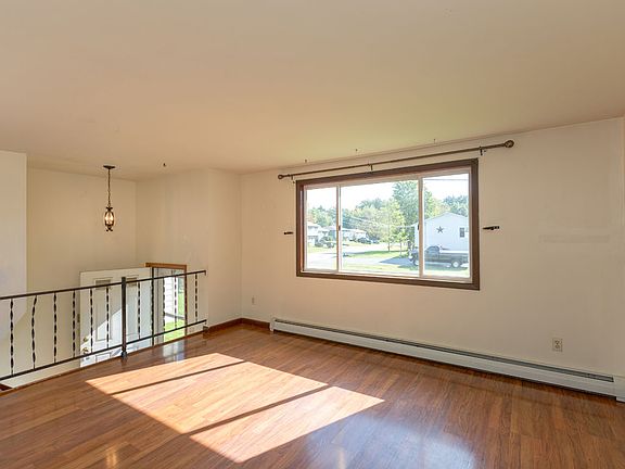 5th image of 25 Andrea St