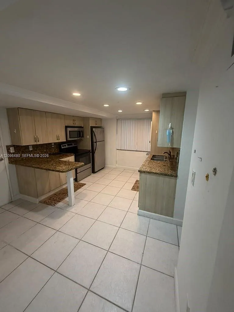 Ambassador Place Condo — Photo 3