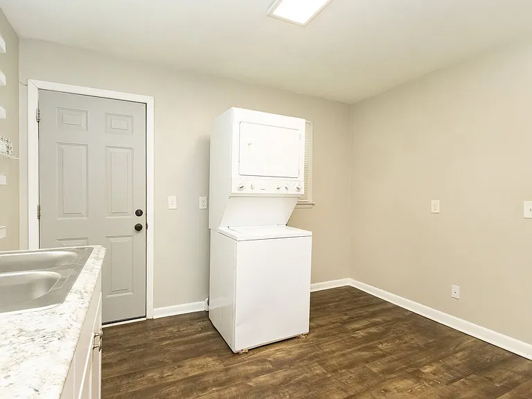 5200 Fagan St — Photo 6