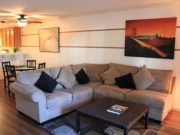 3rd image of 366 W Sunnyoaks Ave