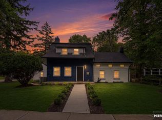 867 River Rd, Teaneck, NJ 07666