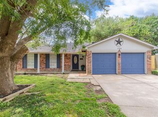 5704 Leggett Ln, Pearland, TX 77584