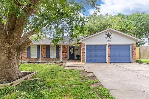 5704 Leggett Ln Photo 1