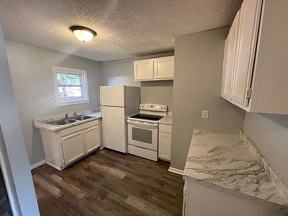 4th image of 2135 King Ave