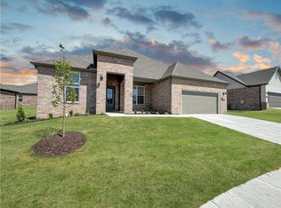 4816 N Marshall Dr, Fayetteville, AR 72764