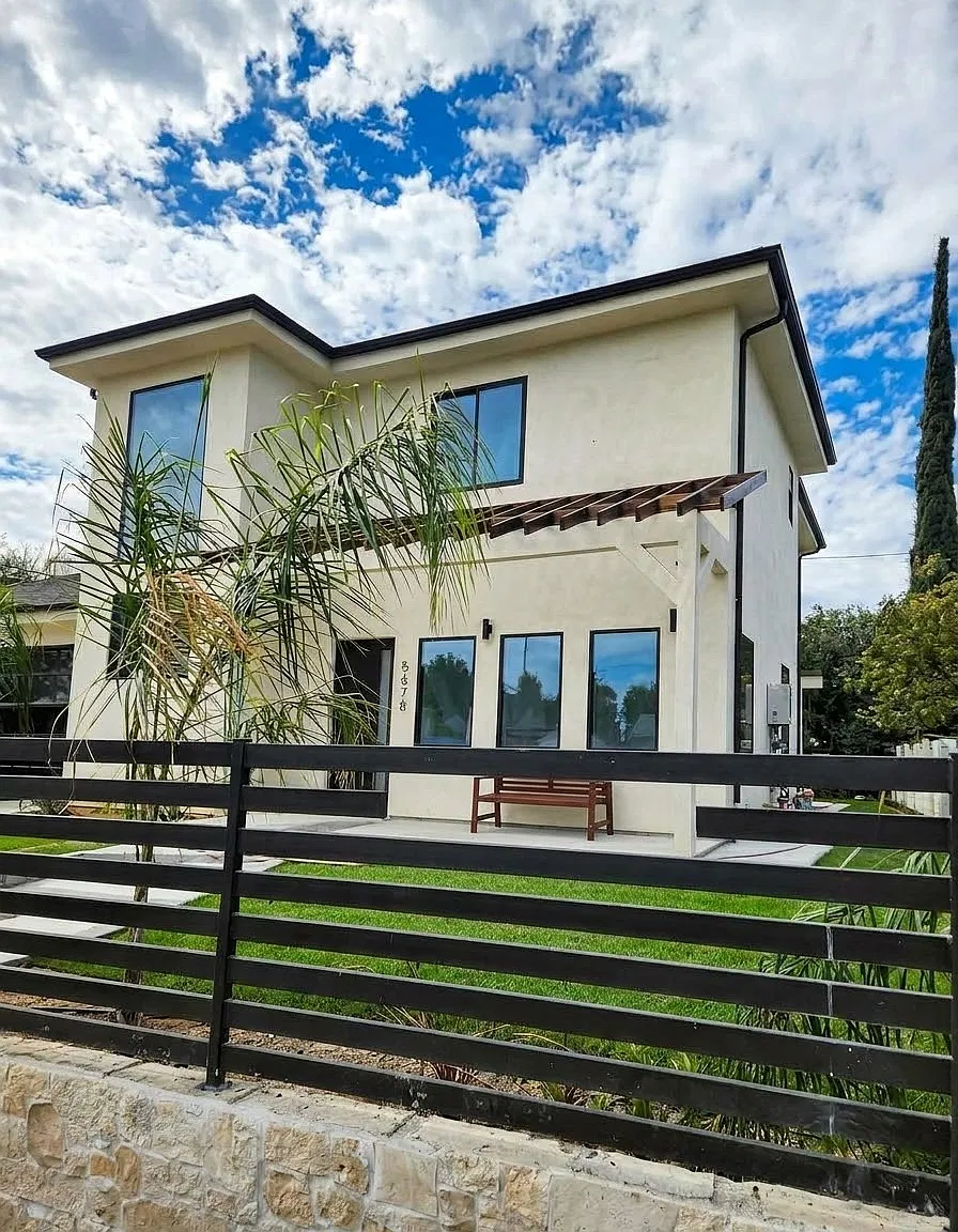5 bed, 2836 sqft, $8,000 — Photo 3