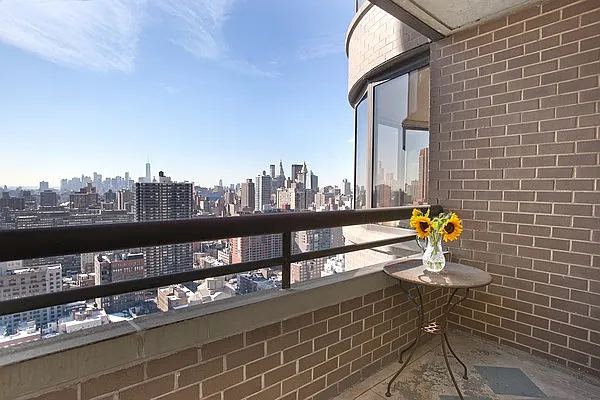 Sold by Thrasher Real Estate | media 45