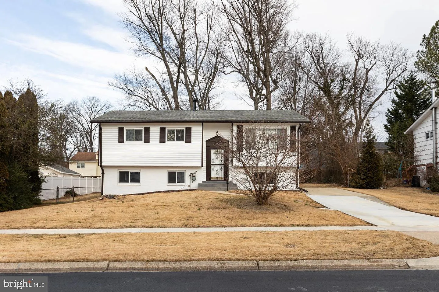 3 bed, 1.0 bath, 2500 sqft, $3,400 — Photo 1
