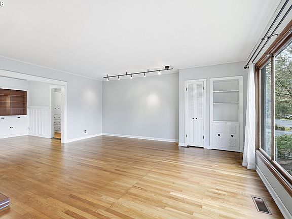 3rd image of 5820 SW Nevada Ct