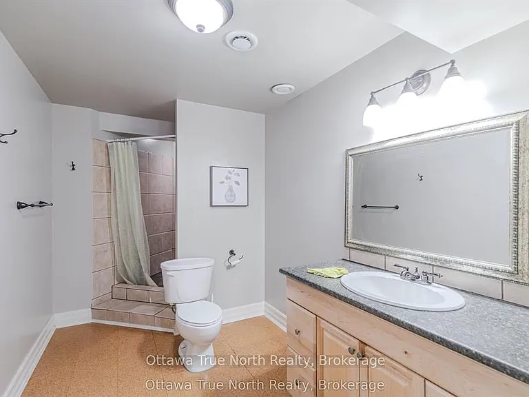 1530 Lords Manor Ln — Photo 43