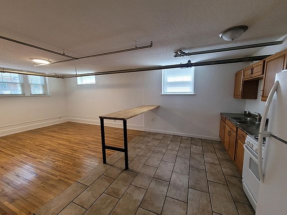 4th image of 2304 Harriet Ave #99