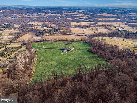 3rd image of 34266 Williams Gap Rd