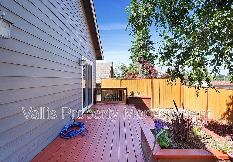 5164 Andresen St SE — Photo 36
