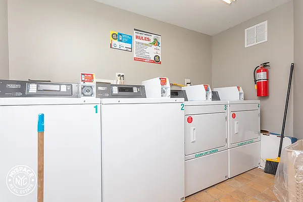 Rented by MySpaceNYC | media 40